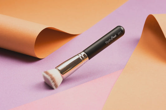 The holy grail 201 Plush foundation brush and why use one!!!