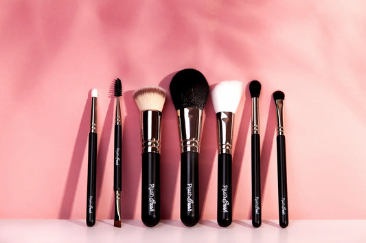 Five brushes you absolutely NEED in your makeup bag...
